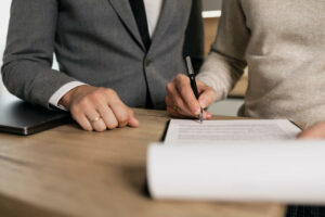 ¿Qué son los trámites notariales y los documentos notariados?