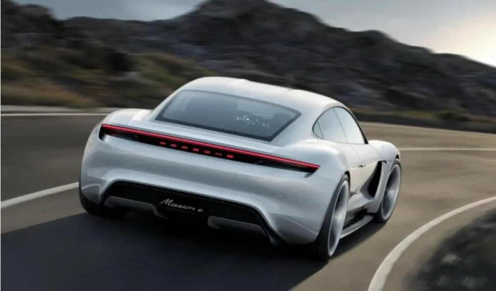 Cómo afectará el 5G al mundo automotriz: ventajas e inconvenientes