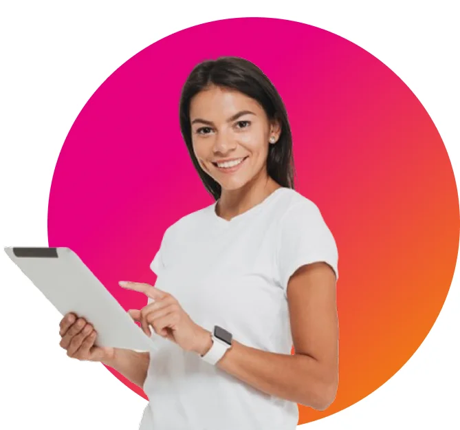 mujer feliz con tablet