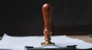 Las personas deudoras de pensiones de alimentos no podrán renovar sus licencias de conducir.